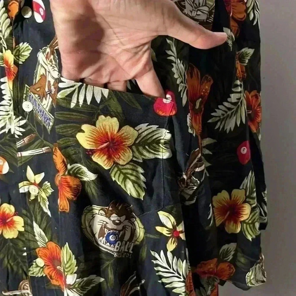 Warner Bros Studio Store Hawaiian Floral Pool Hall Button Front Top Size XL - Picture 5 of 7